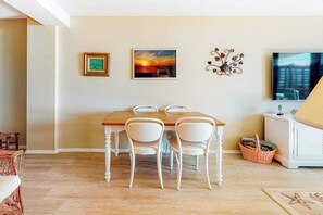 Interior - Sea Colony Ocean 4th floor condo w/ basketball court, elevator, and gym (Bethany Beach)