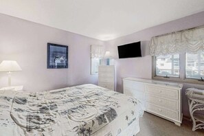 Iron/ironing board, WiFi, bed sheets - South Bethany canal-front house w/ grill, boat dock, and outdoor shower (Bethany Beach)