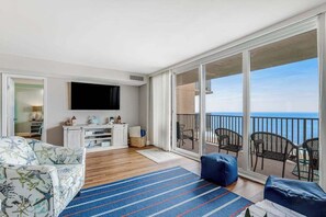 TV, DVD player, offices - Sea Colony Ocean 14th floor condo with WiFi, basketball court, and tennis court (Bethany Beach)