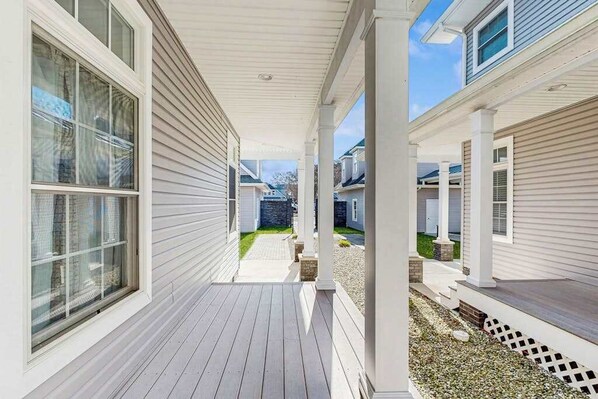 Terrace/patio - Loggerhead townhouse with gas grill, WiFi, and jetted tub (Bethany Beach)