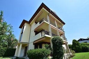 Apartment | Exterior - Apartment in a Prime Location on Lake Maggiore (Verbania)