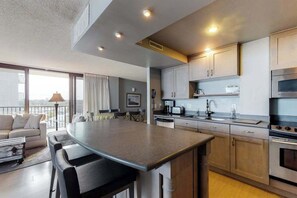 Fridge, microwave, oven, stovetop - Sea Colony 7th floor condo w/ shared basketball court, balcony & ocean view (Bethany Beach)