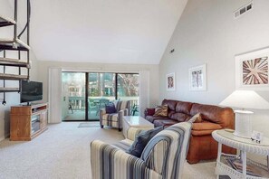 TV, DVD player, offices - Sea Colony Tennis 2nd-floor condo with pool access (Bethany Beach)
