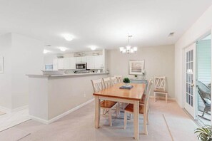Dining - Sea Colony Tennis townhouse with tennis court, sauna, & pool (Bethany Beach)