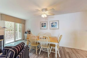 Dining - Sea Colony Tennis First-floor condo with pool, hot tub & central AC (Bethany Beach)