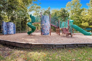 Children’s area - Sea Colony Tennis First-floor condo with pool, hot tub & central AC (Bethany Beach)