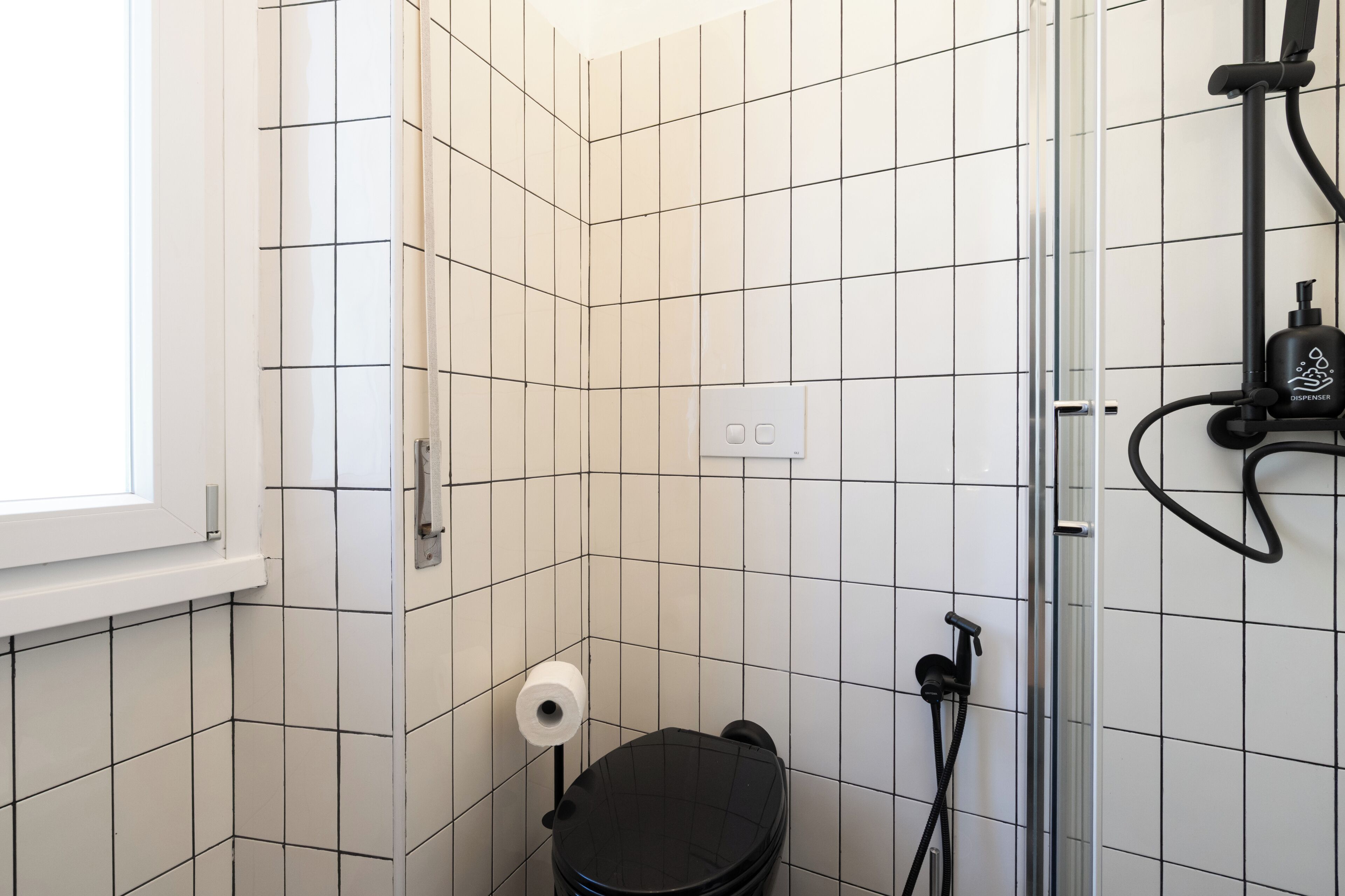 Classic Triple Room | Bathroom | Shower, hair dryer, towels, soap