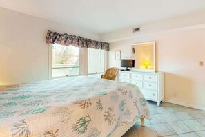 Iron/ironing board, WiFi, bed sheets - Sea Colony Tennis 1st floor condo w/ free WiFi, gym, and basketball court (Bethany Beach)