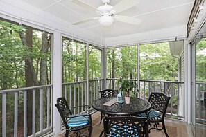 Outdoor dining - Sea Colony Tennis 2nd floor condo w/ shared sauna, pool, and basketball court (Bethany Beach)