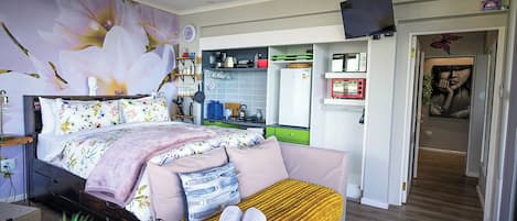 Suite, 1 Bedroom, Ocean View | In-room safe, soundproofing, free WiFi
