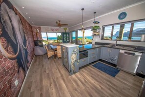 Apartamento, 4 habitaciones, vistas al mar | Cocina privada