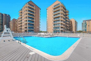 Pool - Sea Colony Ocean 7th floor condo w/free WiFi, tennis court, and elevator (Bethany Beach)