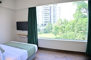 Superior kamer, uitzicht op tuin | Hypoallergeen beddengoed, een bureau, een laptopwerkplek, gratis wifi