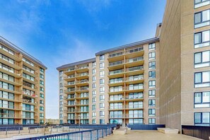 Exterior - Sea Colony Ocean 5th-floor condo with amazing views, pool, sauna & balcony (Bethany Beach)