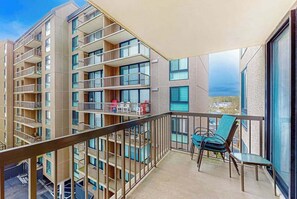 Property grounds - Sea Colony Ocean 5th-floor condo with amazing views, pool, sauna & balcony (Bethany Beach)
