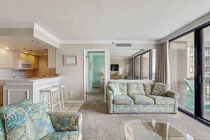 TV, DVD player - Sea Colony oceanfront 7th floor condo with free WiFi and elevator (Bethany Beach)