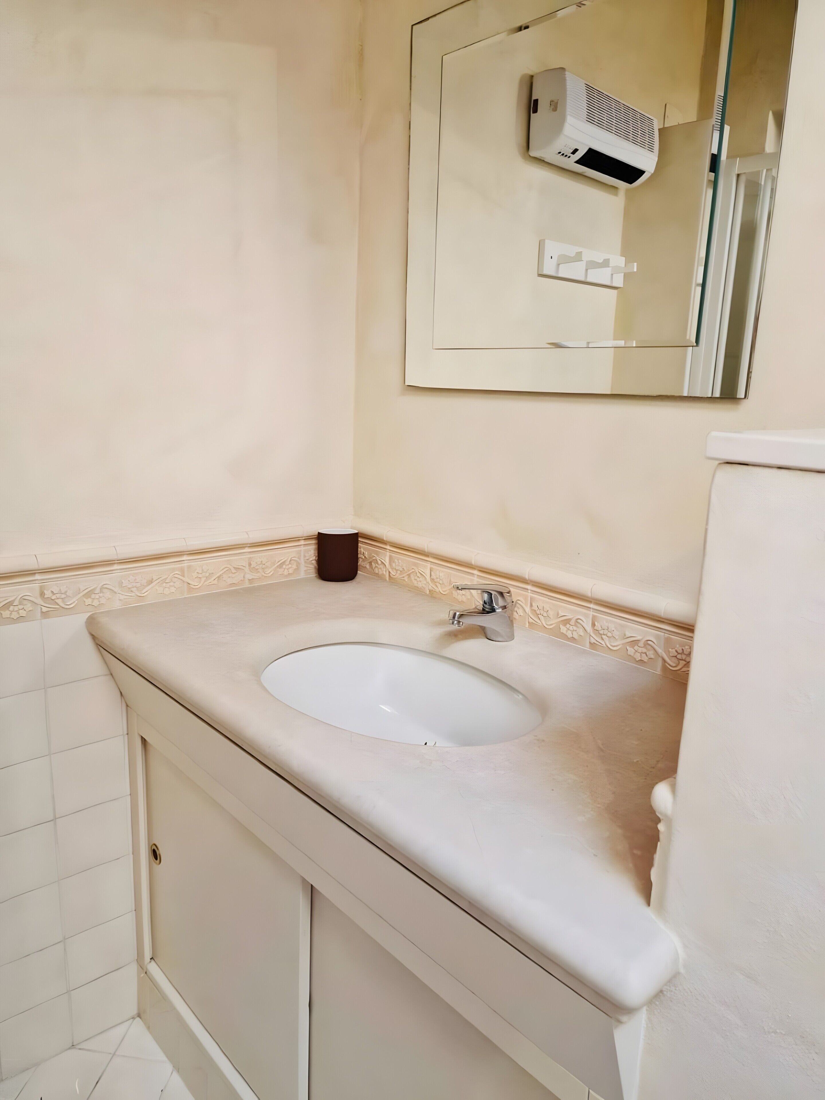 Ducha, secador de pelo y toallas