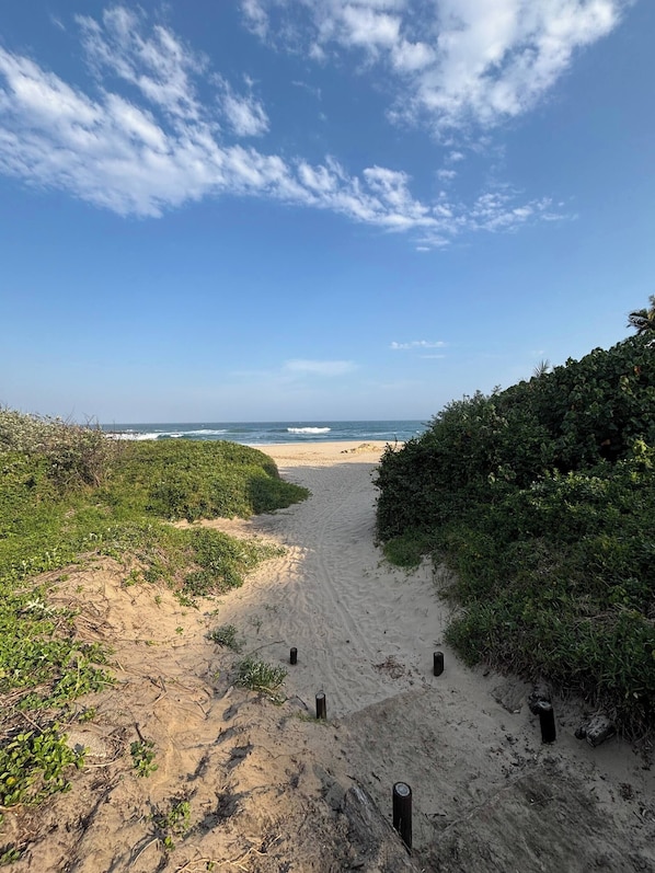 House, 1 Bedroom, Patio, Garden View | Beach - The Sting-ray Cottage (Port Edward)
