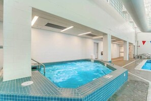Pool - Sea Colony 5th-floor ocean-view condo with sauna, pool, hot tub, & basketball (Bethany Beach)