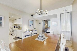 Dining - Sea Colony Ocean 5th-floor oceanfront condo with tennis court & basketball court (Bethany Beach)