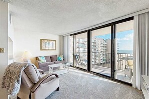 TV - Sea Colony Ocean 6th floor condo w/ basketball court, gym (Bethany Beach)