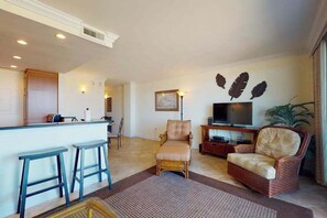 TV, DVD player - Sea Colony Ocean 7th floor condo w/ free WiFi, shared sauna, and pool (Bethany Beach)
