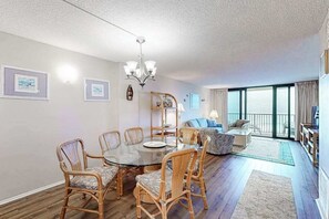 Interior - Sea Colony 8th floor condo w/ shared gym, sauna, basketball court - ocean view (Bethany Beach)