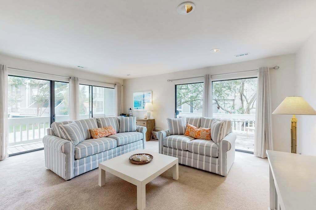 TV, DVD player, offices