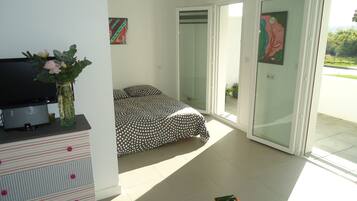 1 bedroom, iron/ironing board