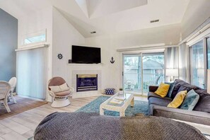 TV, fireplace, DVD player, offices - Sea Colony tennis 2nd-floor condo with gym, basketball court, & pool (Bethany Beach)