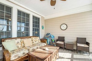 Terrace/patio - Bear Trap Dunes lake view 2nd floor condo, with pools, golf, sauna-dog-friendly (Ocean View)