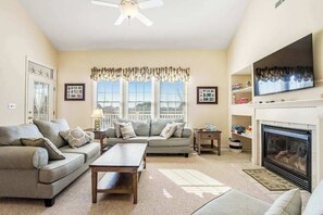 TV, fireplace, DVD player - Bear Trap Dunes lake view 2nd floor condo, with pools, golf, sauna-dog-friendly (Ocean View)
