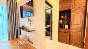 Cortinas blackout, tabla de planchar con plancha y wifi gratis 