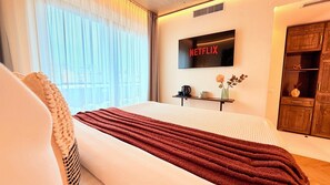 Comfort Studio, 1 Queen Bed, Non Smoking, Private Bathroom | Interior - Modern Studios Steps from Piața Romană (Bucharest)
