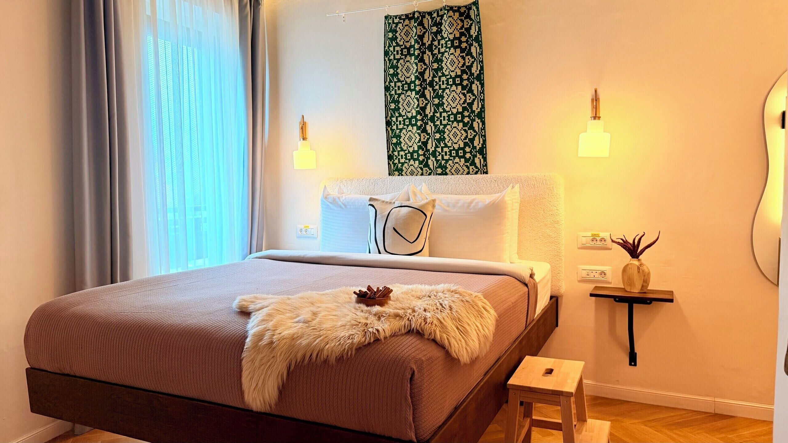 Comfort Studio, 1 Queen Bed, Non Smoking, Private Bathroom | Interior