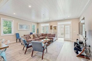 TV, DVD player, offices - Pond Acres paradise with sunroom, central AC, & washer/dryer (Bethany Beach)