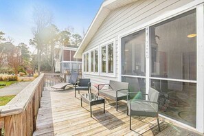 Terrace/patio - Town of Bethany Beach Home Near Fun Activities & Adventures w/Free WiFi & WD (Bethany Beach)