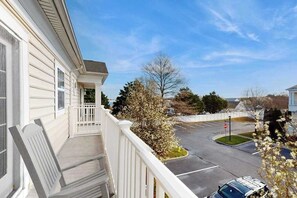 Terrace/patio - Bayside at Bethany Lakes townhouse with indoor/outdoor pools, dog-friendly (Ocean View)