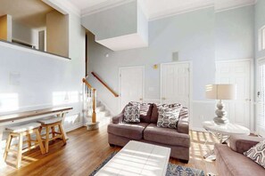 TV, video games, table football, offices - Bayside at Bethany Lakes townhouse with indoor/outdoor pools, dog-friendly (Ocean View)