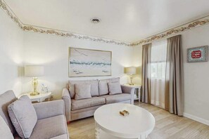 TV, DVD player, offices - Fenwick Island Condo on 2nd Floor w/Free WiFi, Washer/Dryer, Central AC, & Cable (Fenwick Island)