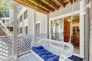 Terrace/patio - Sea Colony Escape with Shared Pool, Tennis Courts, & Free Shuttle to Beach (Bethany Beach)