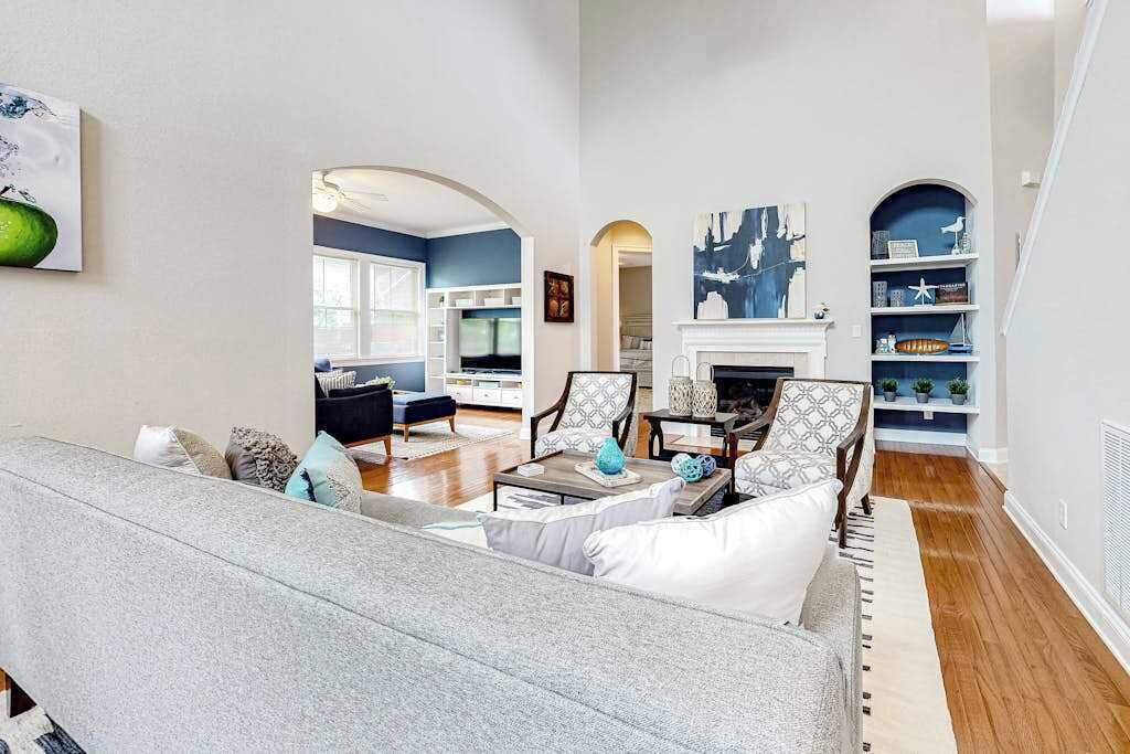 TV, fireplace, offices