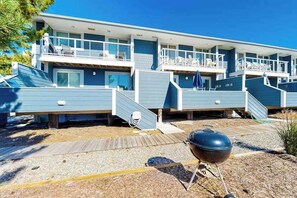 Exterior - Sandywalk Townhouse Right on the Beach with Free WiFi, Private Washer/Dryer (Bethany Beach)