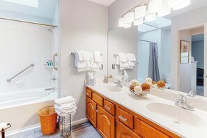 Shower, hair dryer, towels - Mallard Lakes Home w/Water Views, Shared Pool, Free WiFi, & W/D (Selbyville)