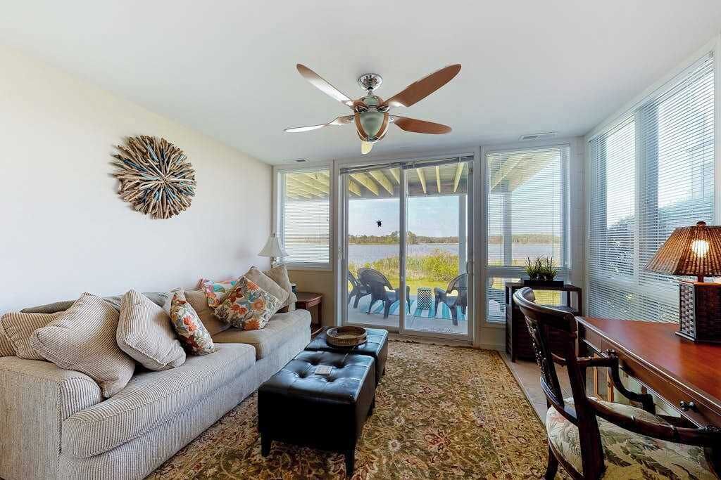 TV, fireplace, DVD player, offices