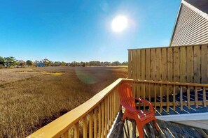Terrace/patio - Stewards Watch ownhouse close to the ccean w/shared pool, free WiFi, private W/D (Bethany Beach)