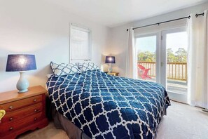 3 bedrooms, iron/ironing board, WiFi, bed sheets - Stewards Watch ownhouse close to the ccean w/shared pool, free WiFi, private W/D (Bethany Beach)