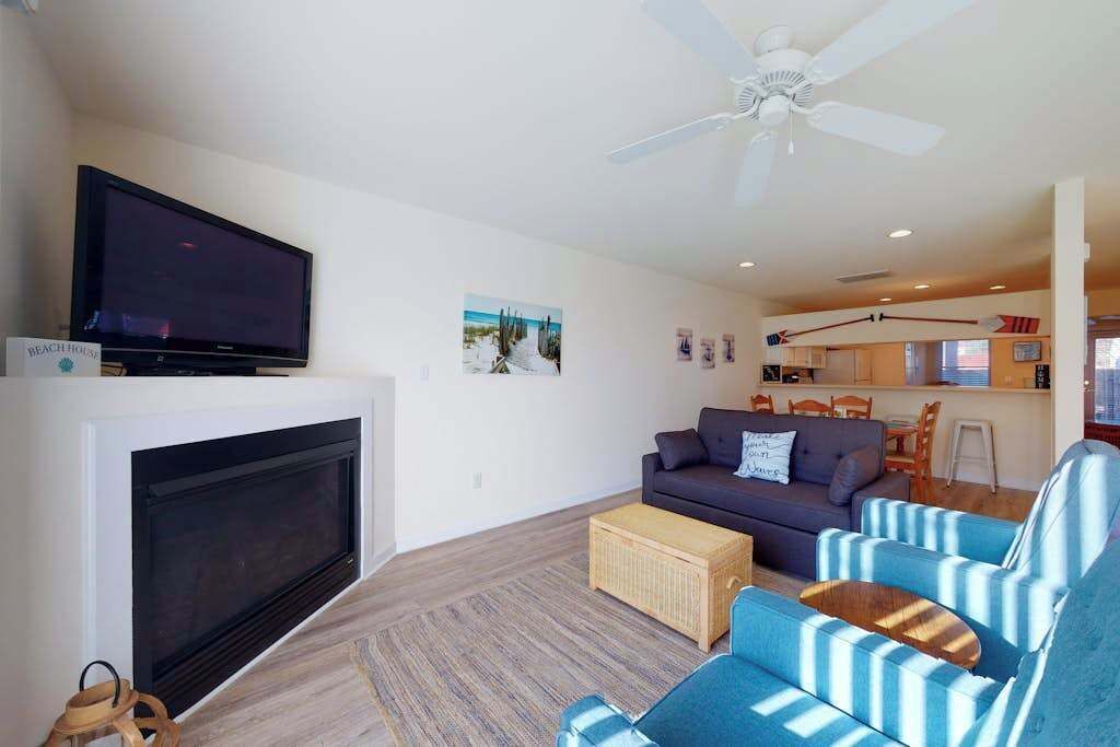 TV, fireplace, offices