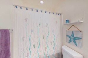 Shower, hair dryer, towels - Bayberry Woods condo with fast WiFi, on-site pool, tennis & pickleball (Bethany Beach)