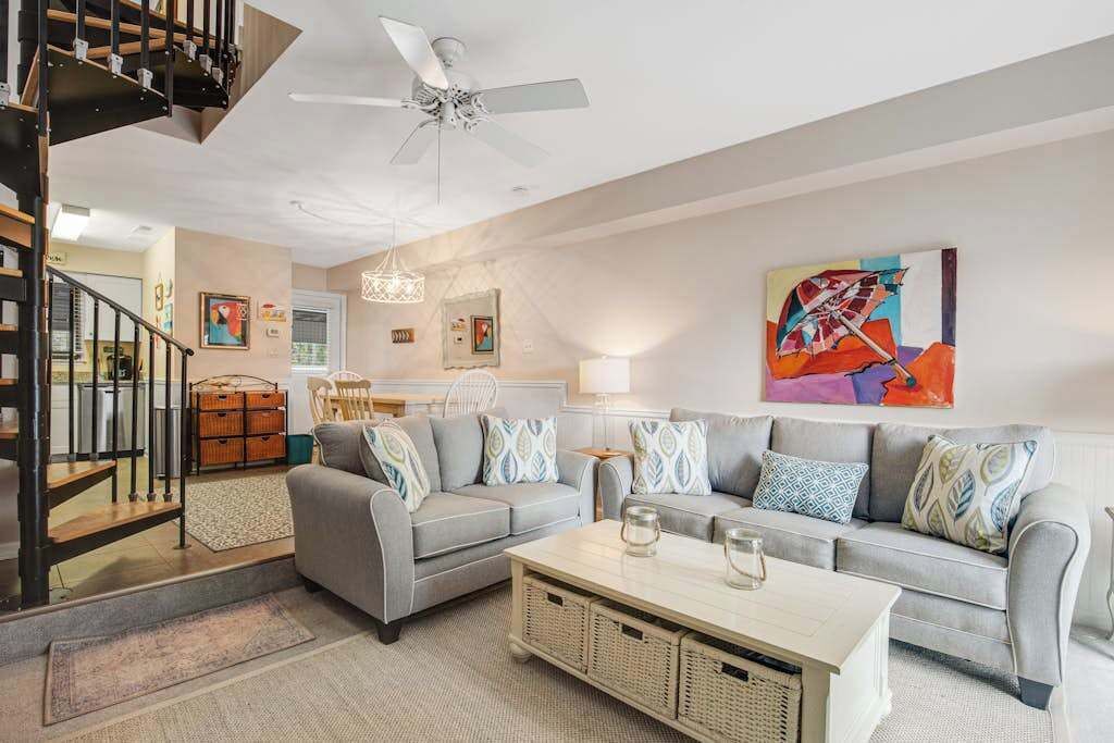 Sea Pines Village Beach House With Fast Wifi, Full Kitchen, A/c, & A Shared Pool - 貝瑟尼灘
